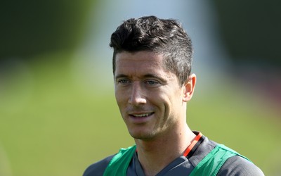 壹电竞热议-于帕梅卡诺欧冠精彩表现回放